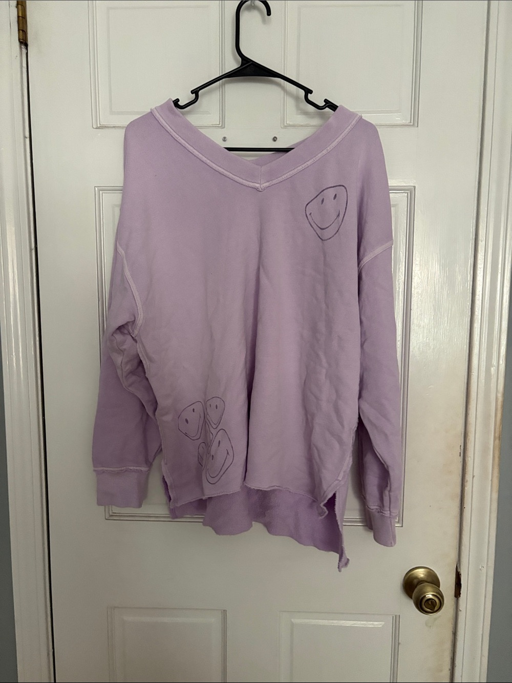 aerie Lavender V‑Neck Smiley Sweatshirt